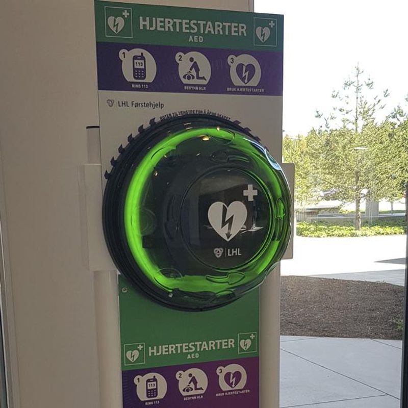 Utendørs overvåket hjertestarterskap, Rotaid 24/7 oppvarmet, LHL